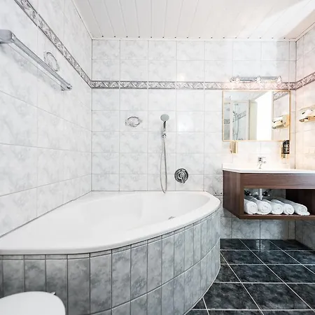 Отель Vitalhotel Marienhof Фельден-ам-Вёртер-Зе